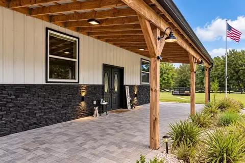 Exterior - 10225 Judy Rd, Dover, FL 33527 photo 3 of 10