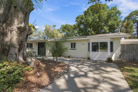 5625 Atlantic Ave N, Saint Petersburg, FL 33703