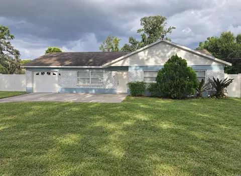 8601 Twin Lakes Blvd, Tampa, FL 33614