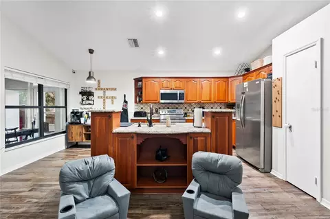 Kitchen - 10511 Deepbrook Dr, Riverview, FL 33569 photo 3 of 6