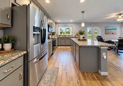 Kitchen - 337 Star Shell Dr, Apollo Beach, FL 33572 photo 1 of 6
