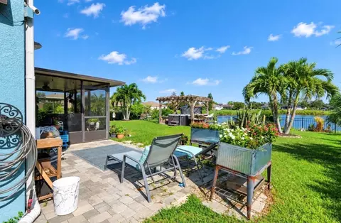 Exterior - 337 Star Shell Dr, Apollo Beach, FL 33572 photo 4 of 9