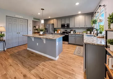 Kitchen - 337 Star Shell Dr, Apollo Beach, FL 33572 photo 3 of 6