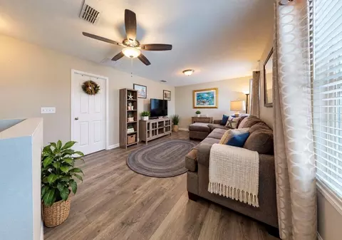 Living - 337 Star Shell Dr, Apollo Beach, FL 33572 photo 2 of 4