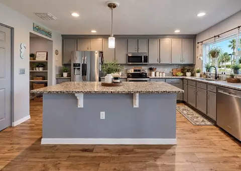 Kitchen - 337 Star Shell Dr, Apollo Beach, FL 33572 photo 2 of 6