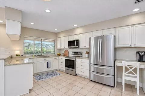 Kitchen - 503 Preakness Pl, Seffner, FL 33584 photo 5 of 6