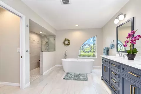 Bath - 503 Preakness Pl, Seffner, FL 33584 photo 1 of 5