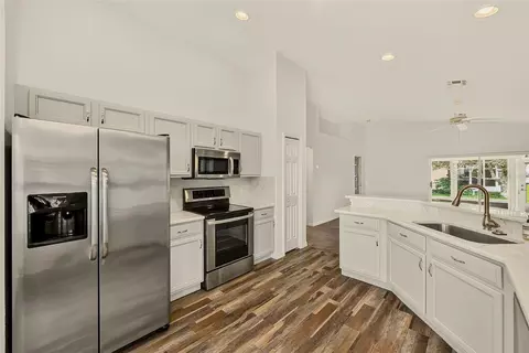 Kitchen - 11314 Shadow Moss Ct, Spring Hill, FL 34609 photo 2 of 4
