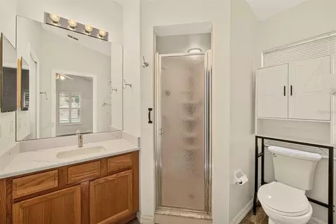 Bath - 11314 Shadow Moss Ct, Spring Hill, FL 34609 photo 3 of 3