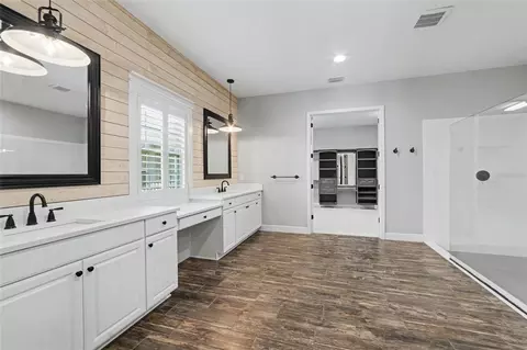 Bath - 5806 Shell Ridge Dr, Lithia, FL 33547 photo 1 of 5
