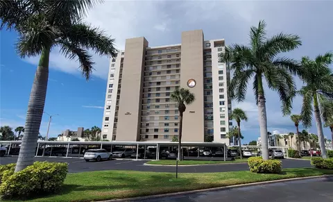 7300 Sun Island Dr S #701, South Pasadena, FL 33707