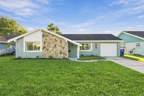 3920 Edgemont Dr, New Port Richey, FL 34652