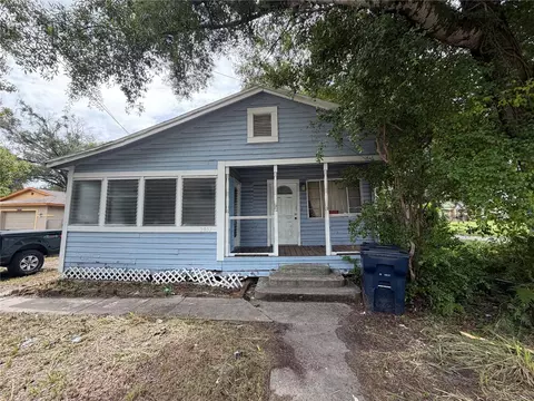 2907 E Lake Ave, Tampa, FL 33610