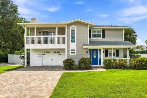 112 6th St, Belleair Beach, FL 33786