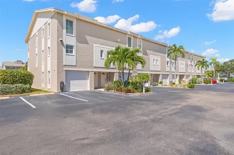 255 Capri Cir N #30, Treasure Island, FL 33706