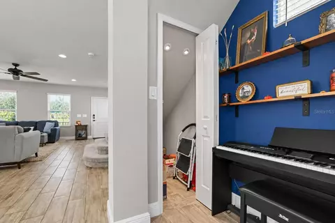 Entry Way - 3820 Shimmering Oaks Dr, Parrish, FL 34219 photo 2 of 3