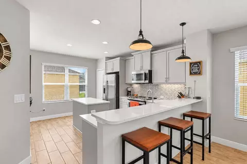 Kitchen - 3820 Shimmering Oaks Dr, Parrish, FL 34219 photo 1 of 4
