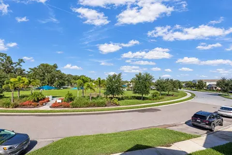 Exterior - 3820 Shimmering Oaks Dr, Parrish, FL 34219 photo 7 of 12