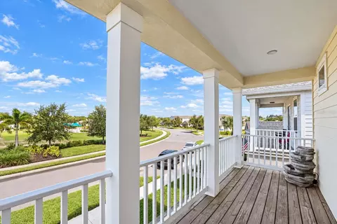 Exterior - 3820 Shimmering Oaks Dr, Parrish, FL 34219 photo 6 of 12