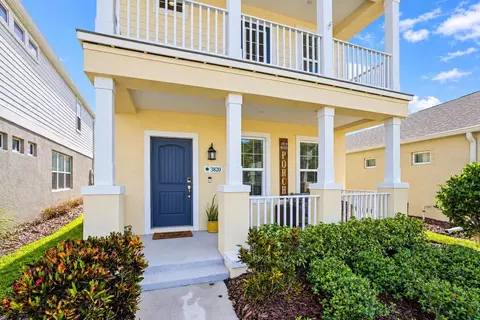 Exterior - 3820 Shimmering Oaks Dr, Parrish, FL 34219 photo 2 of 12