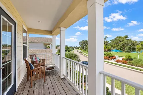 Exterior - 3820 Shimmering Oaks Dr, Parrish, FL 34219 photo 5 of 12