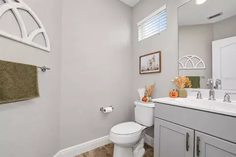 Bath - 3820 Shimmering Oaks Dr, Parrish, FL 34219 photo 1 of 3