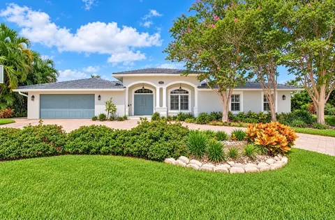 2023 Iowa Ave NE, Saint Petersburg, FL 33703