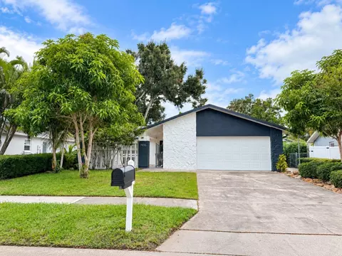 7035 Orkney Ave N, Saint Petersburg, FL 33709