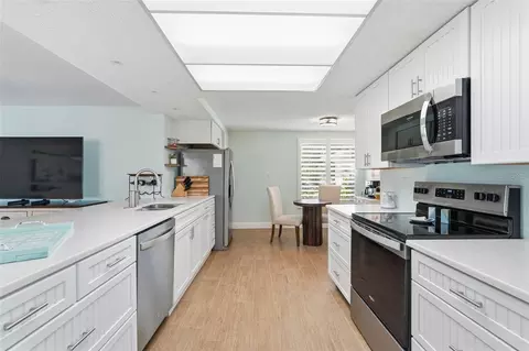 Kitchen - 13614 Evelane Dr, Hudson, FL 34667 photo 2 of 6