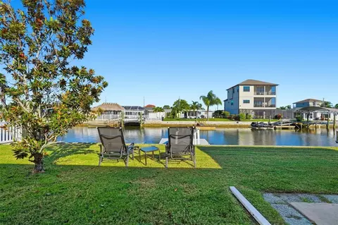 Exterior - 13614 Evelane Dr, Hudson, FL 34667 photo 6 of 8