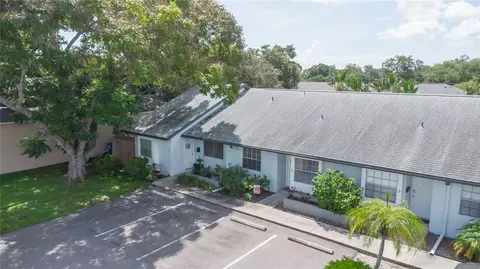 366 47th Ave N #2, Saint Petersburg, FL 33703