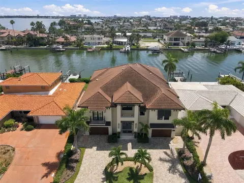 815 Capri Blvd, Treasure Island, FL 33706