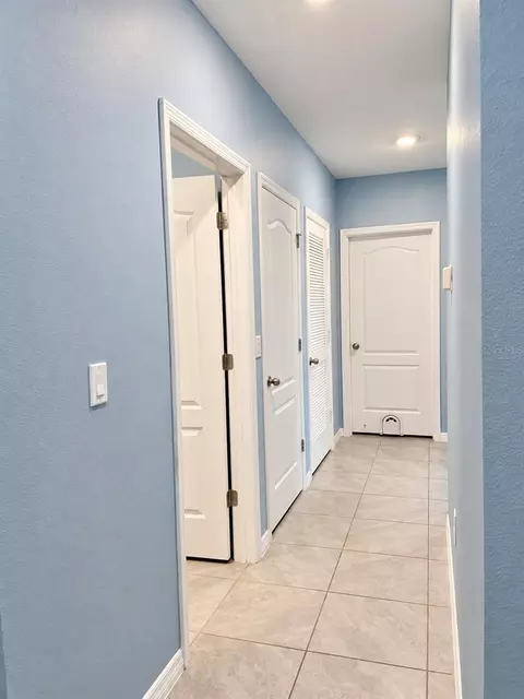 Entry Way - 175 Sunset Point Dr, Ormond Beach, FL 32174 photo 3 of 4