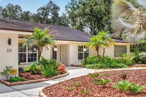 513 Garrard Dr, Temple Terrace, FL 33617