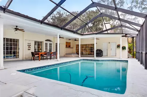 513 Garrard Dr, Temple Terrace, FL 33617