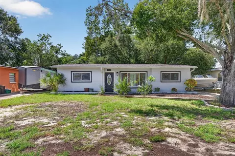 715 W Bayshore Dr, Tarpon Springs, FL 34689