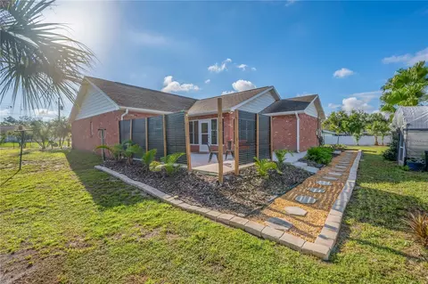 Exterior - 7801 Alafia Dr, Riverview, FL 33578 photo 5 of 7