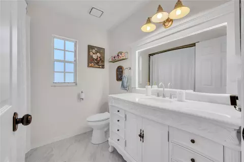 Bath - 7801 Alafia Dr, Riverview, FL 33578 photo 3 of 3
