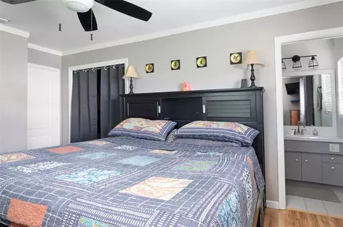 Bedroom - 397 36th St SE, Largo, FL 33771 photo 2 of 4