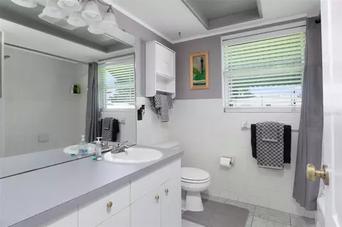 Bath - 397 36th St SE, Largo, FL 33771 photo 2 of 3