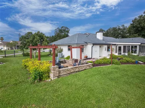Exterior - 906 Retriever Ave, Seffner, FL 33584 photo 14 of 19