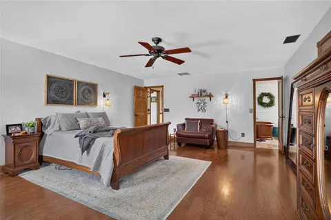 Bedroom - 906 Retriever Ave, Seffner, FL 33584 photo 2 of 9