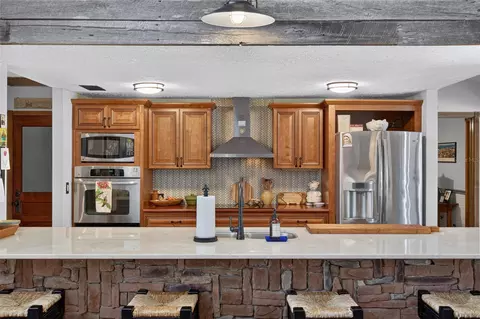 Kitchen - 906 Retriever Ave, Seffner, FL 33584 photo 3 of 7