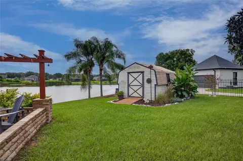 Exterior - 906 Retriever Ave, Seffner, FL 33584 photo 15 of 19