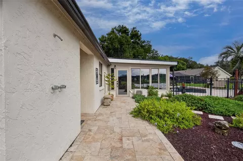 Exterior - 906 Retriever Ave, Seffner, FL 33584 photo 12 of 19