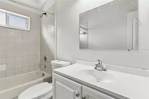 Bath - 12321 Adventure Dr, Riverview, FL 33569 photo 3 of 3