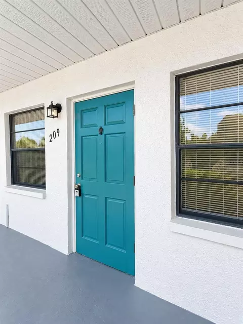 5925 Terrace Park Dr N #209, Saint Petersburg, FL 33709