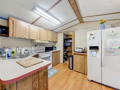 Kitchen - 19884 SE 110th Ct, Inglis, FL 34449 photo 3 of 3