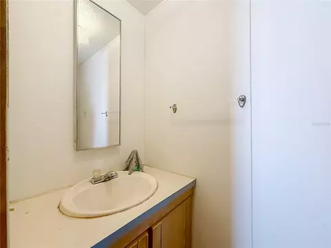 Bath - 19884 SE 110th Ct, Inglis, FL 34449 photo 1 of 3