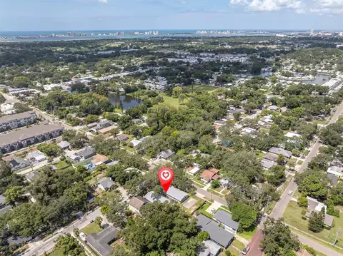 View/Area - 373 5th St NW, Largo, FL 33770 photo 6 of 7